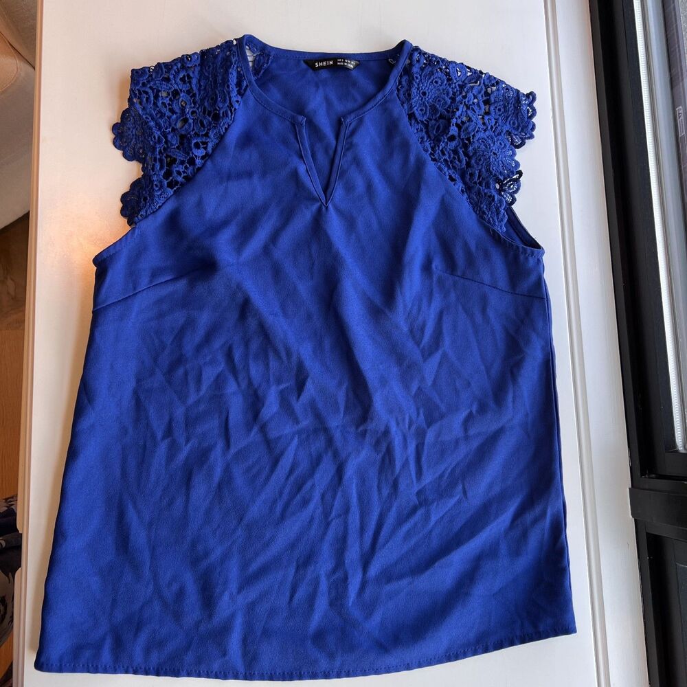 Women's Blue Top Size small with Lace Detail Excellent Condition